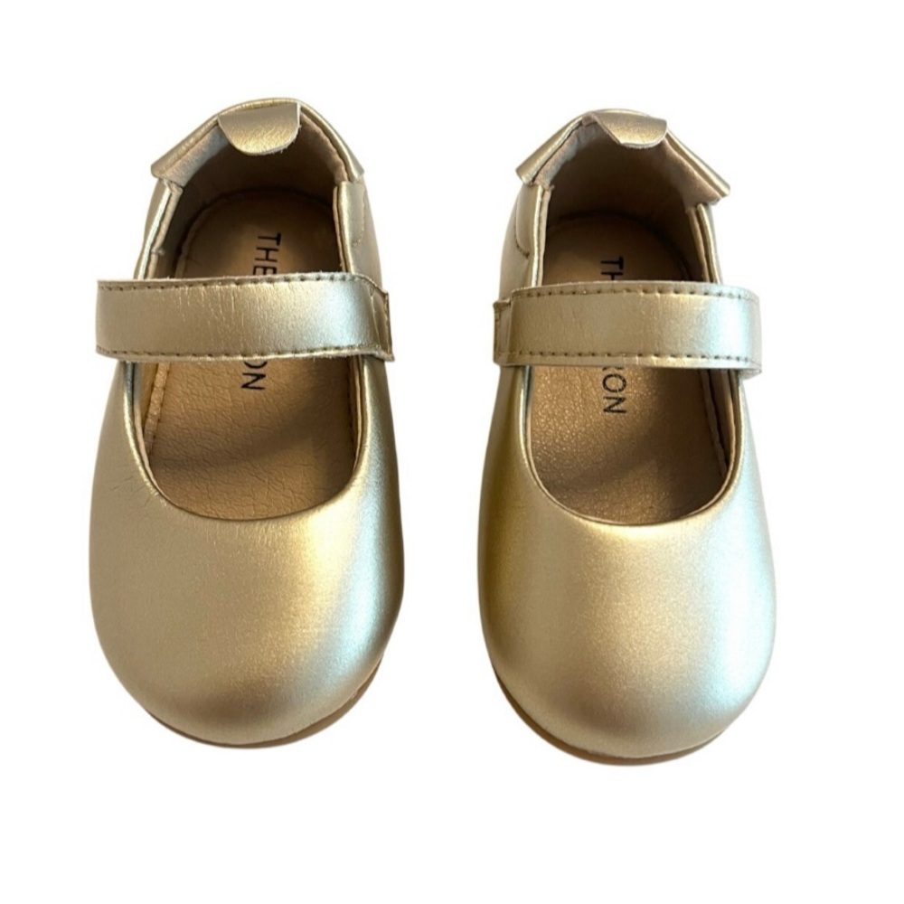 (NWOT) Thee Bron Stylish Gold Kids Dress Shoes with Velcro Straps Girls 5T
